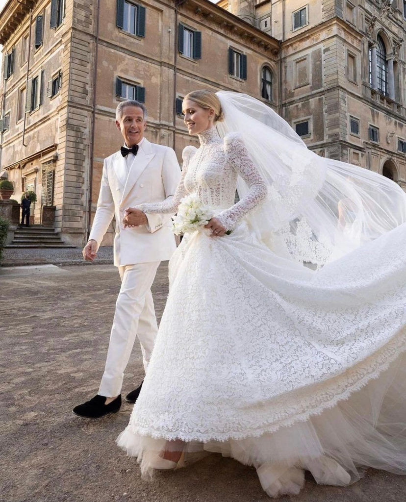 ชุดแต่งงาน 11 สไตล์อินเทรนด์ รับรองว่าชุดเจ้าสาวของคุณไม่มีเอาท์แน่นอน -  Grand Howard Hotel, image size:828x1024