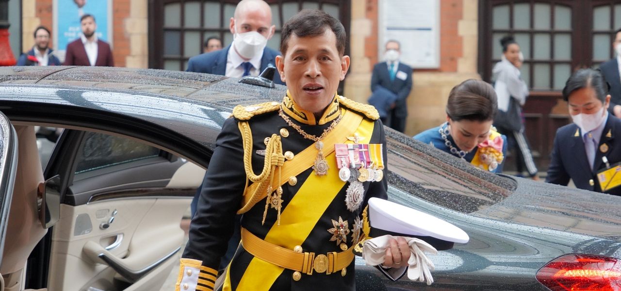 พระราชประวัติ ในหลวง รัชกาลที่ 10