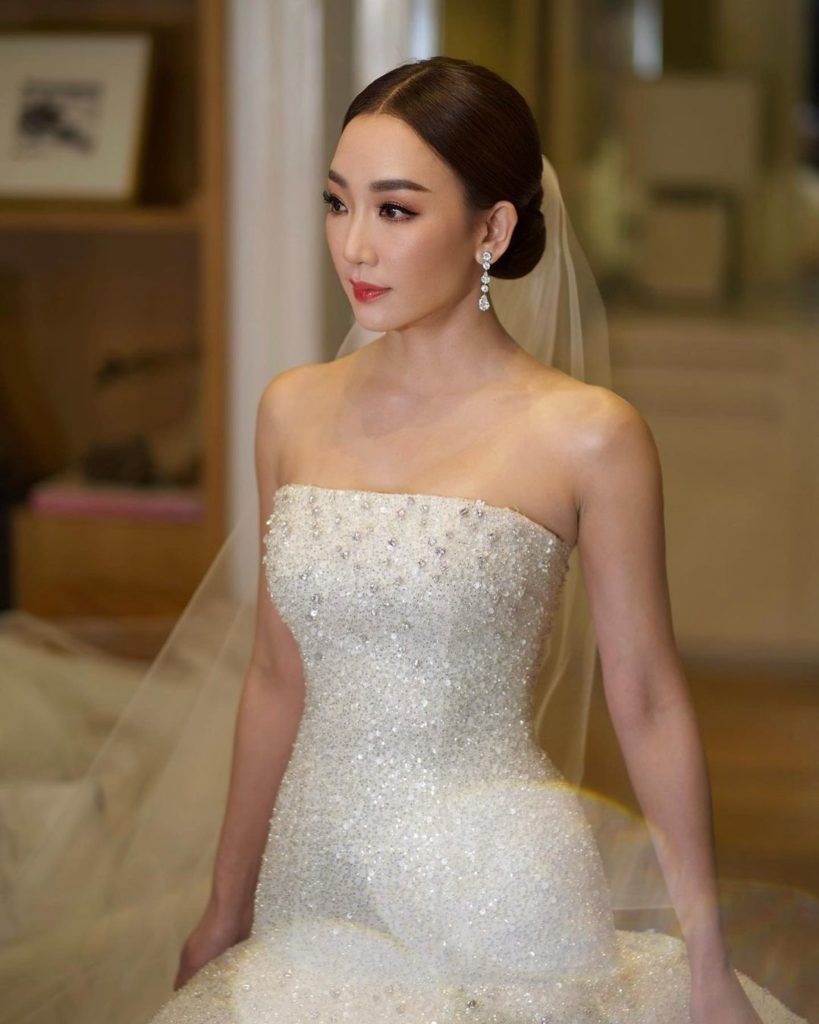 ส่อง 4 ชุดแต่งงาน ตู่ - ปิยวดี มาลีนนท์ มูลค่ากว่า 100 ล้านบาท, image size:819x1024